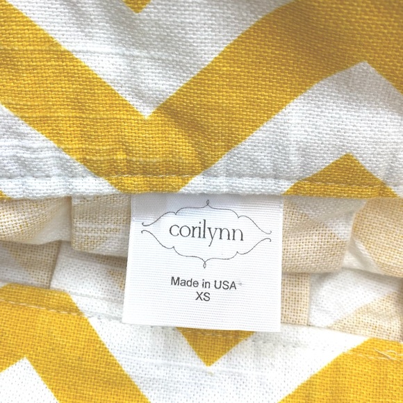 💕SALE💕 Corilynn Pleated Yellow Chevron Skirt - Picture 5 of 8